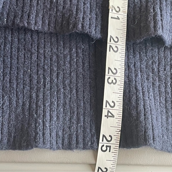 J. Crew Blue V-Neck Wool Blend Sweater – Size Small - Picture 10 of 10